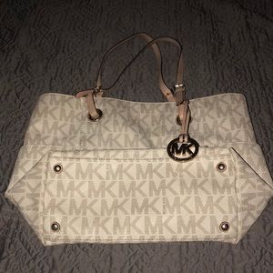 Michael Kors Jet Set Tote